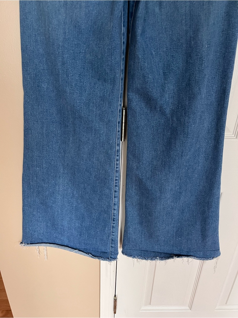 MOTHER The Roller High Rise Wide Leg Jeans Raw Hem Size 31 Riding the Cliffside - Picture 7 of 10